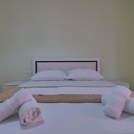Noel Sea View Apartments Sarandë Exteriör bild