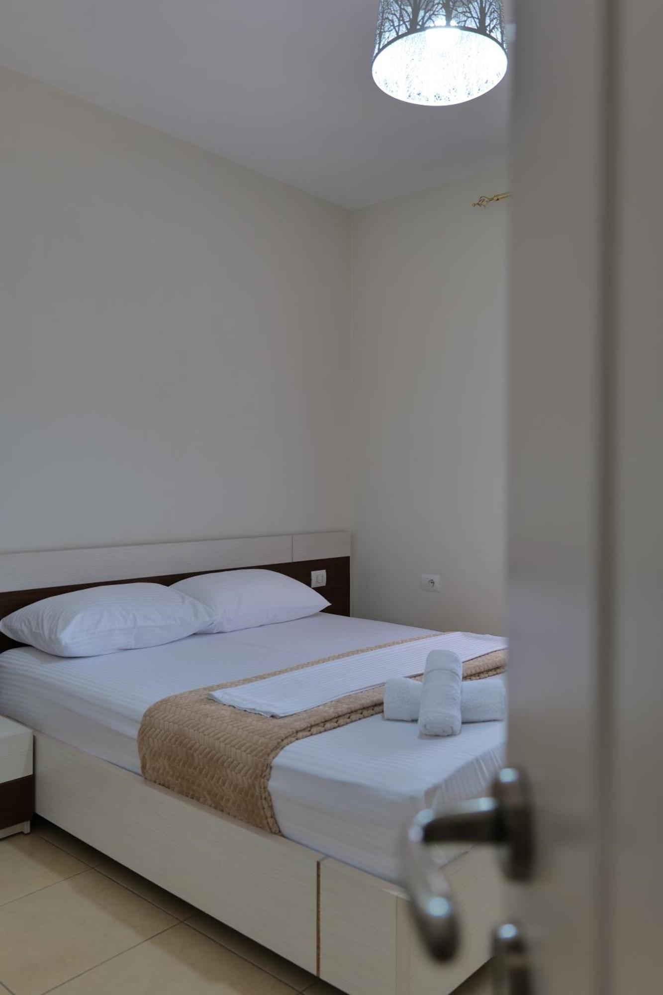 Noel Sea View Apartments Sarandë Exteriör bild