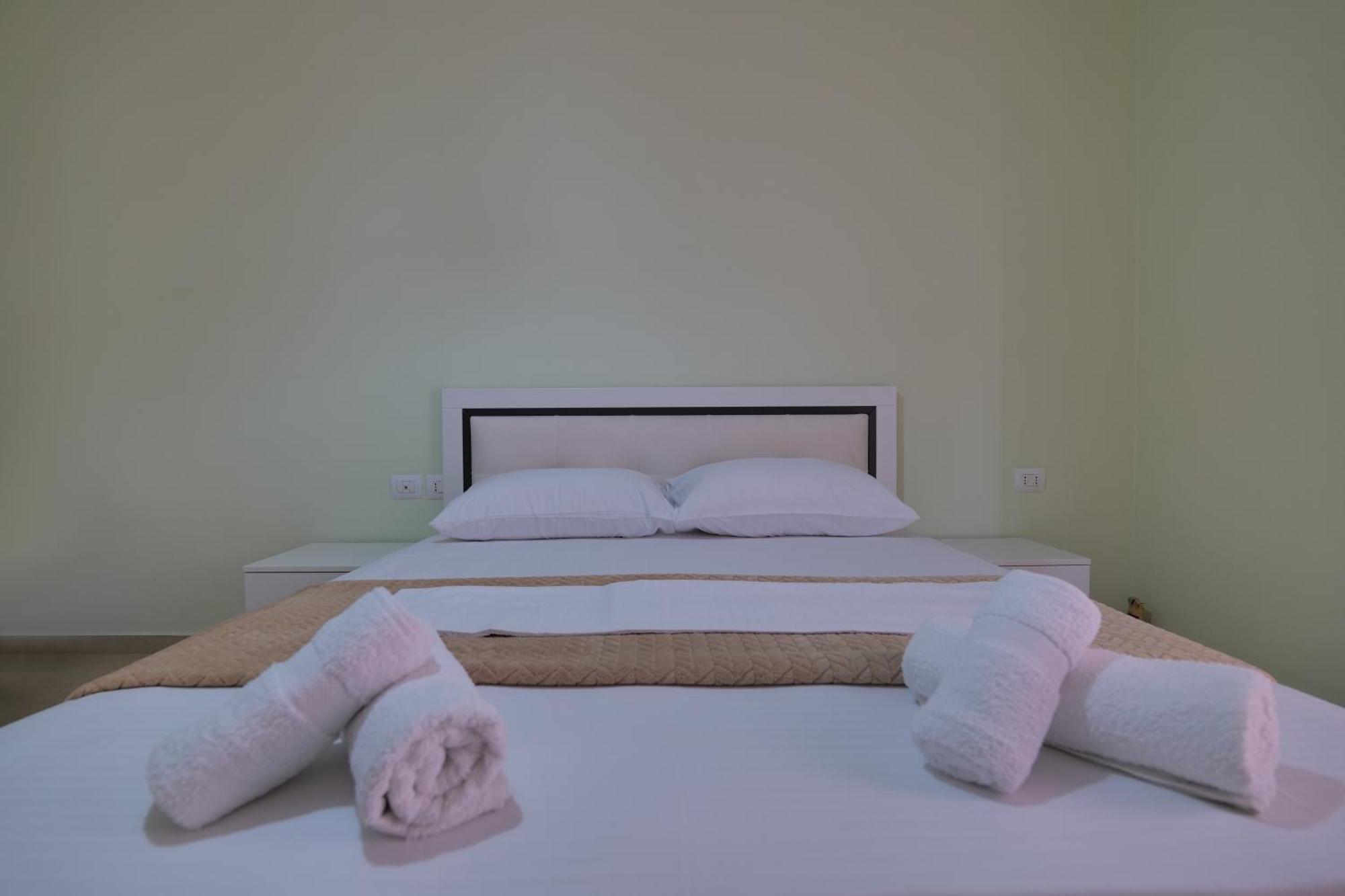 Noel Sea View Apartments Sarandë Exteriör bild