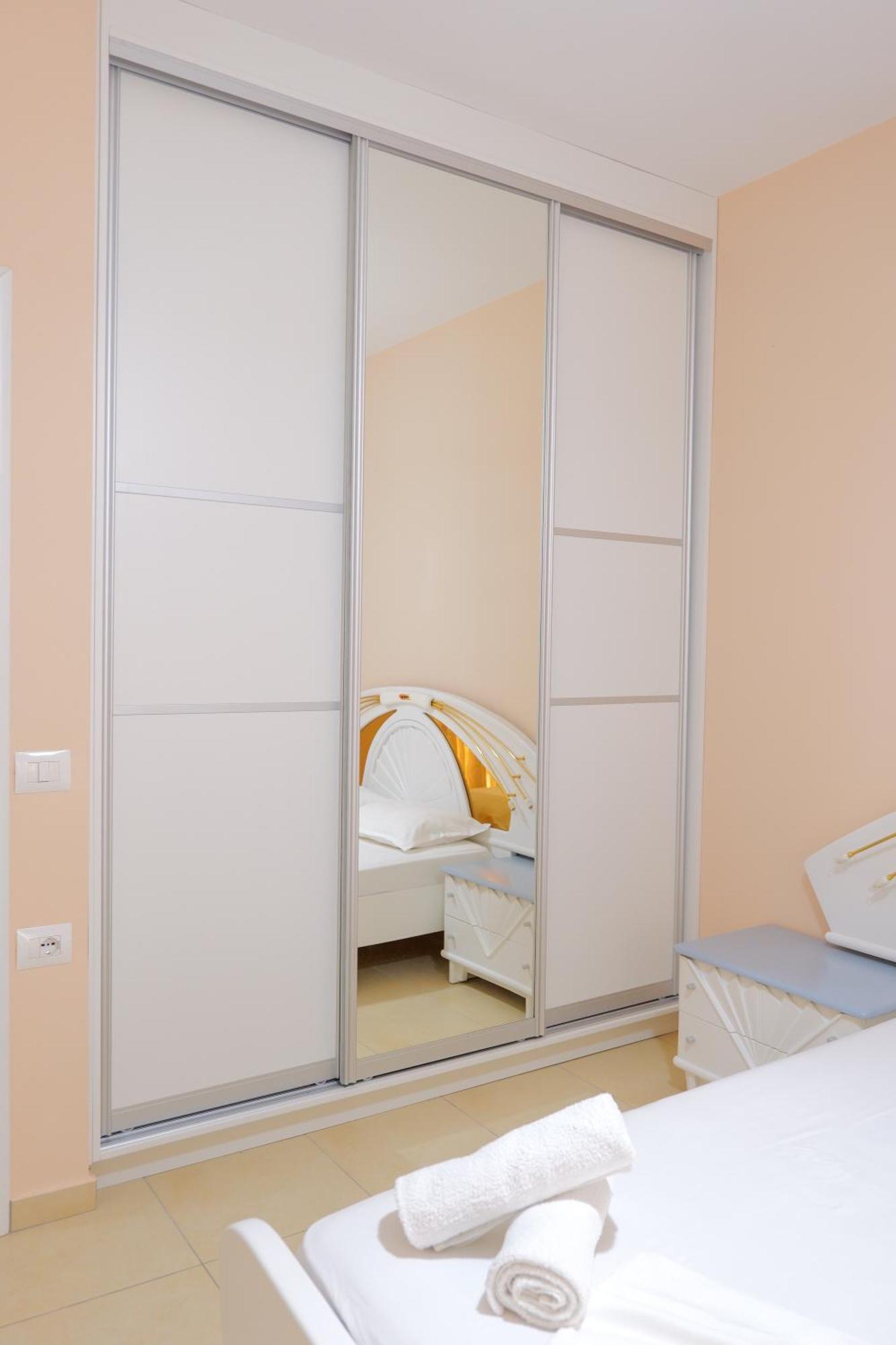 Noel Sea View Apartments Sarandë Rum bild